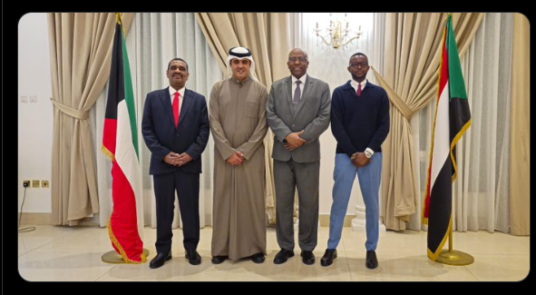 سعادة السفير يلتقي السيد فيصل الخرافي